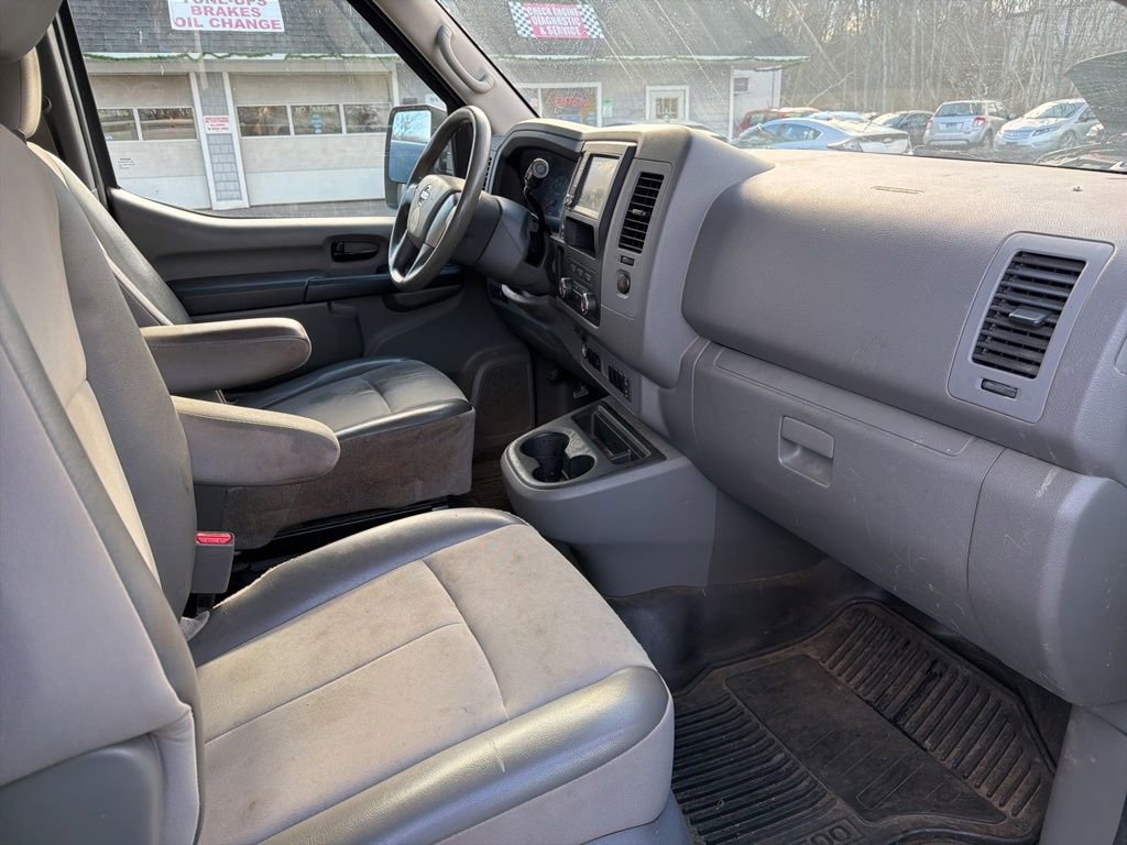 Used 2019 Nissan NV 3500 S image 17