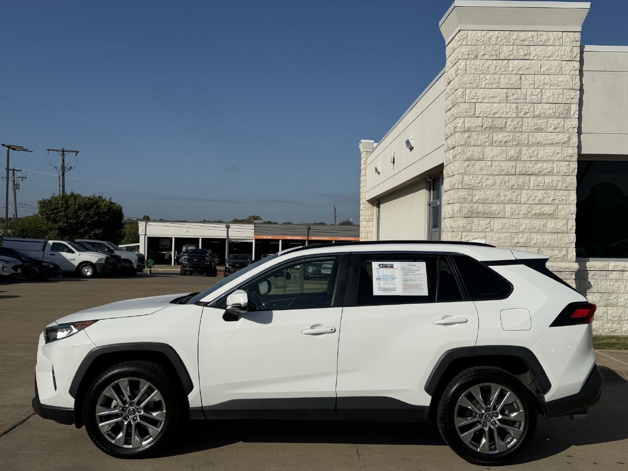 Used 2020 Toyota RAV4 XLE Premium FWD image 3
