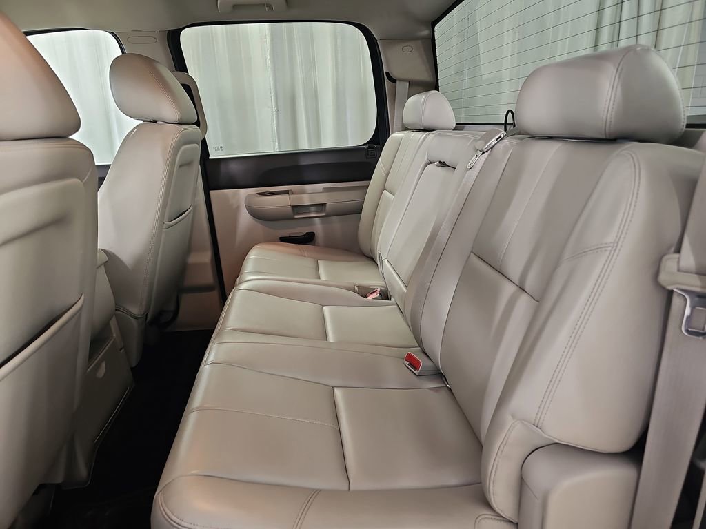 Used 2011 Chevrolet Silverado 2500 LT w/ Interior Plus Package image 17