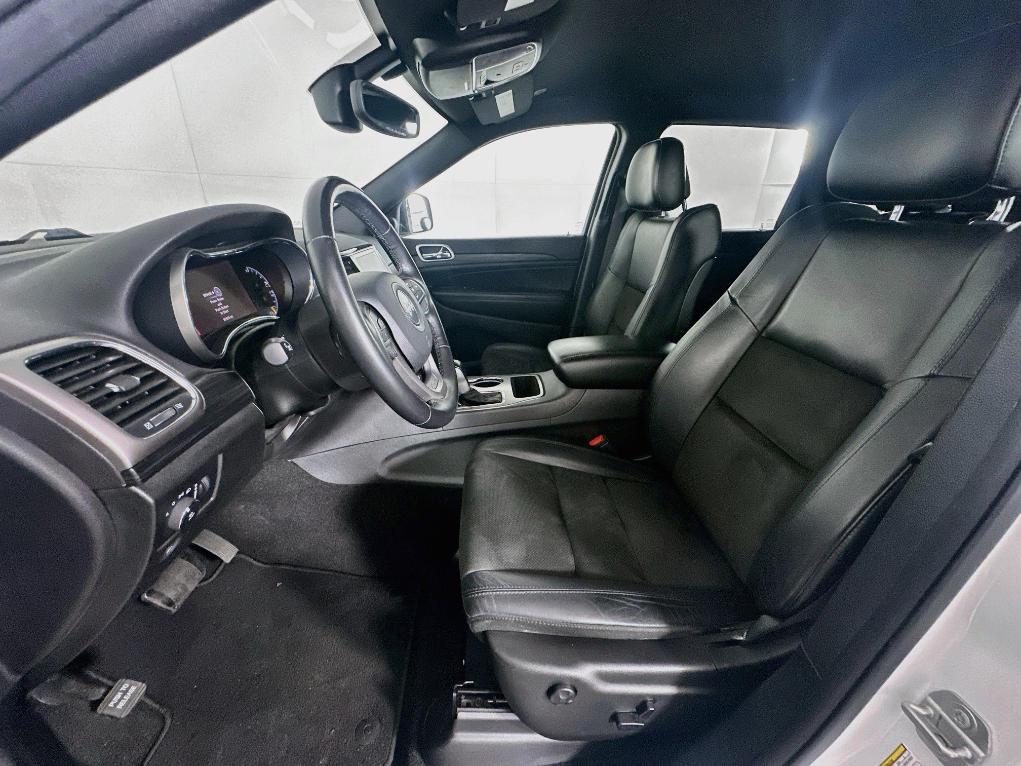 Used 2020 Jeep Grand Cherokee Altitude RWD image 13