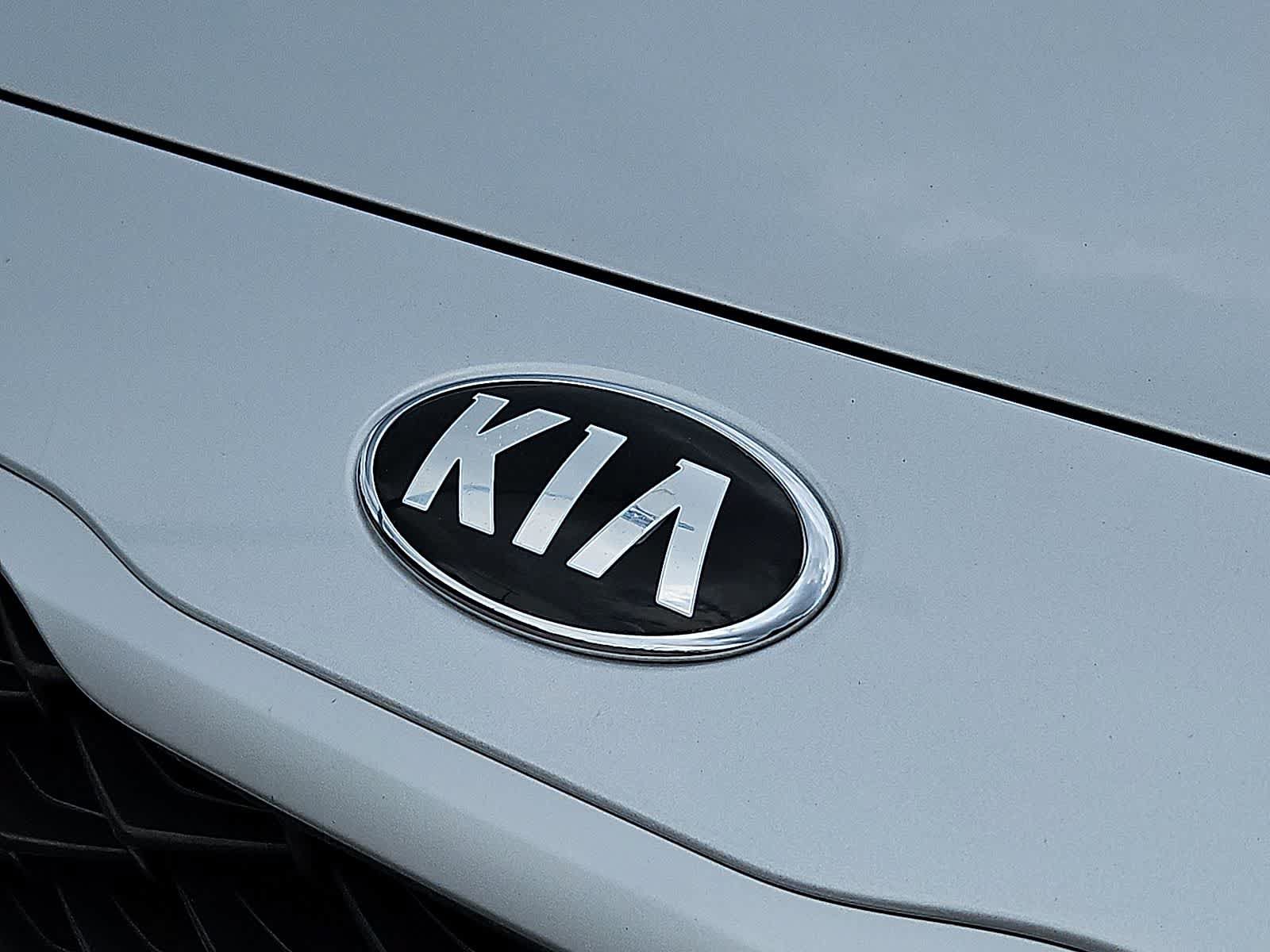 Used 2020 Kia Forte LXS FWD image 33