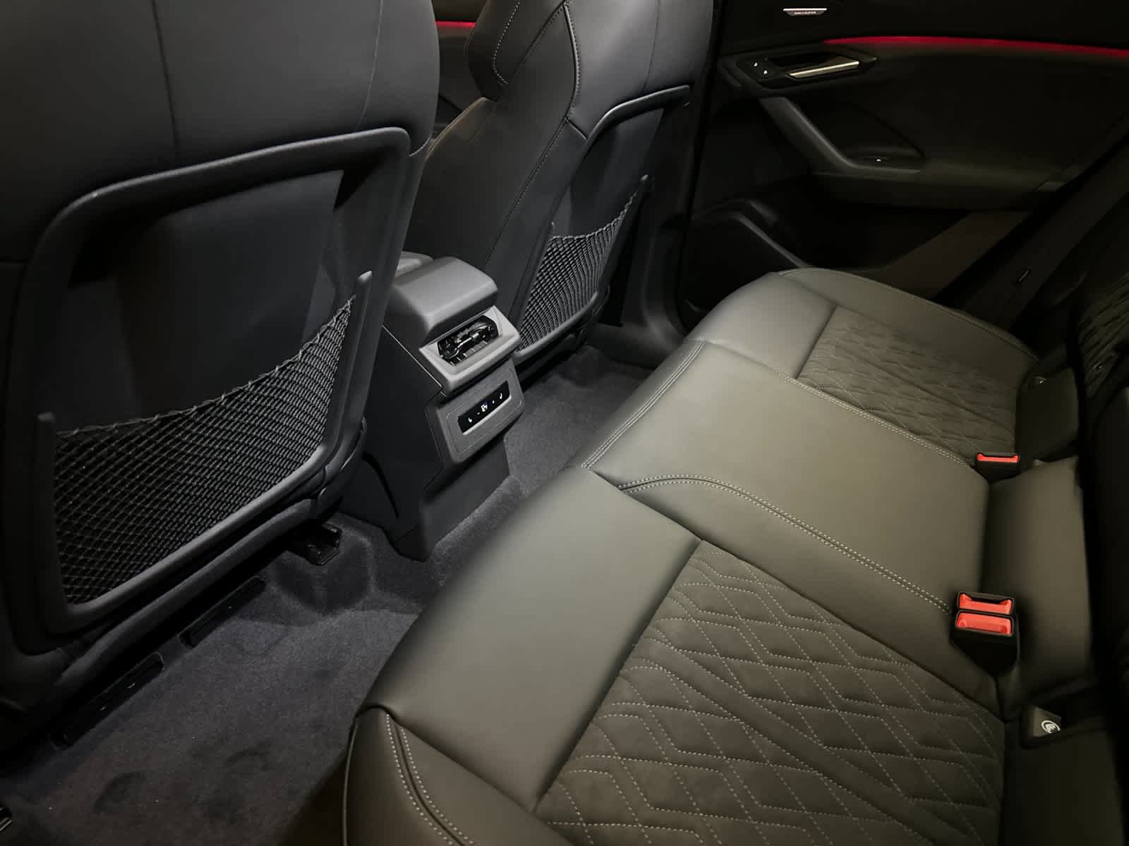 New 2027 Audi SQ6 e-tron Prestige AWD/4WD image 4