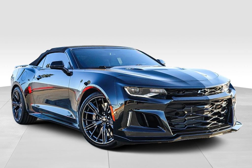 Used 2018 Chevrolet Camaro ZL1 w/ LPO, ZL1 Protection Package RWD image 2