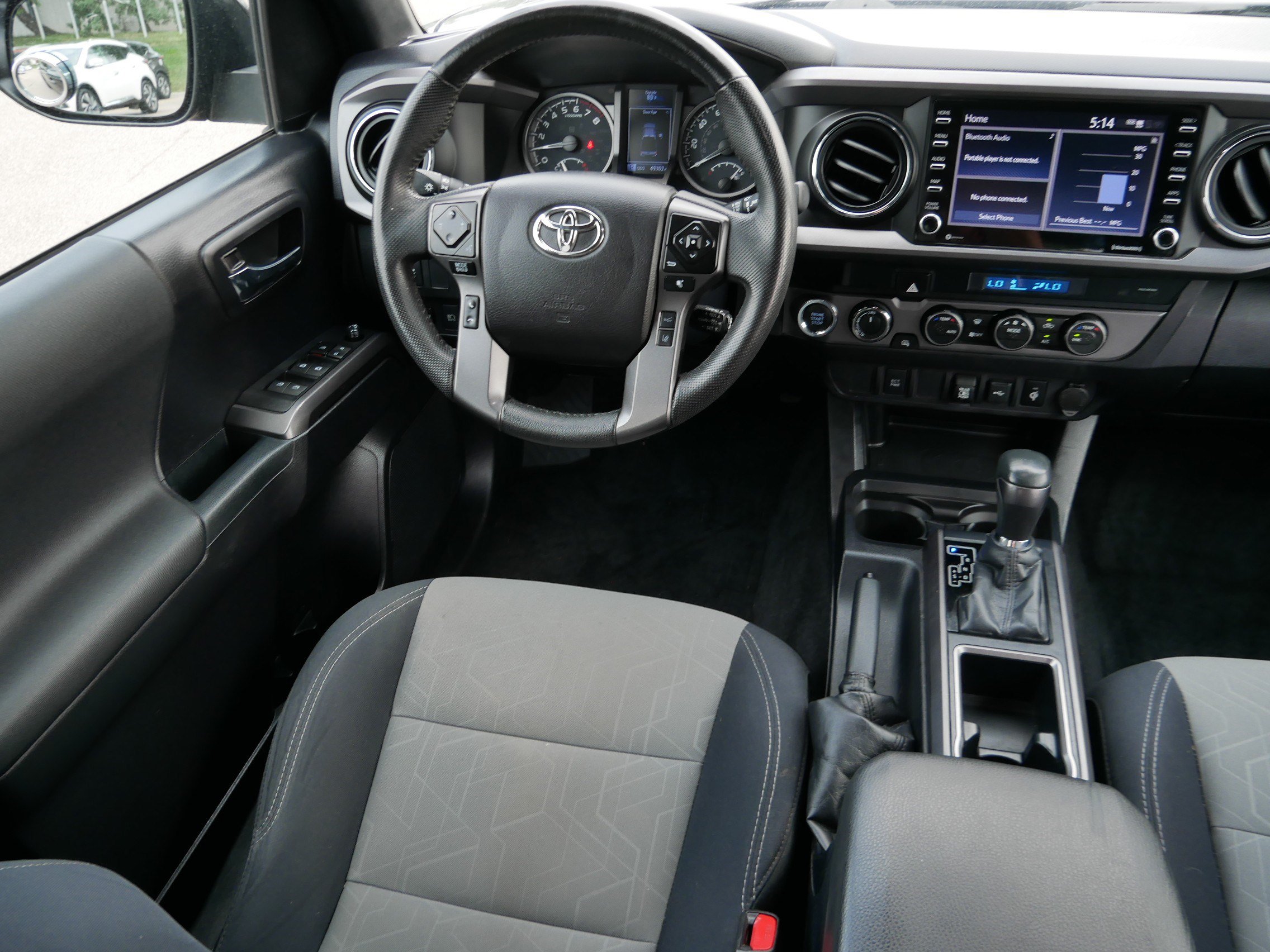 Used 2021 Toyota Tacoma TRD Off-Road AWD/4WD image 9
