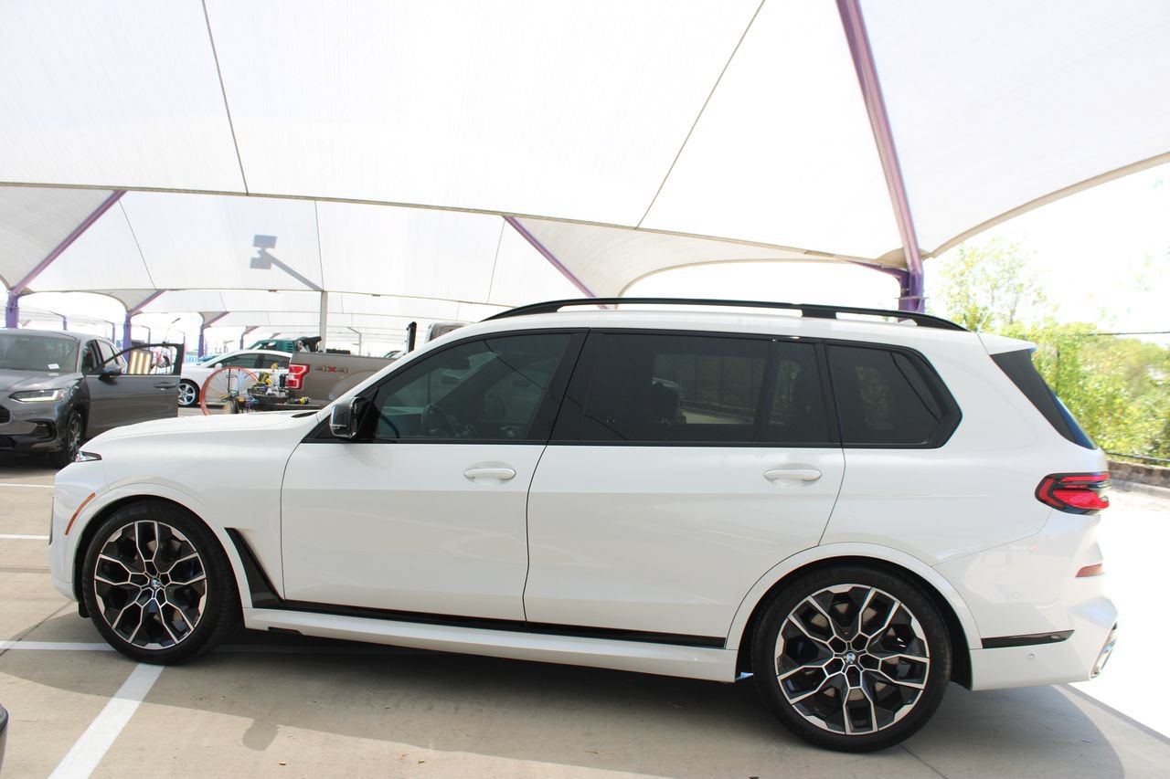 Used 2025 BMW X7 M60i AWD/4WD image 2