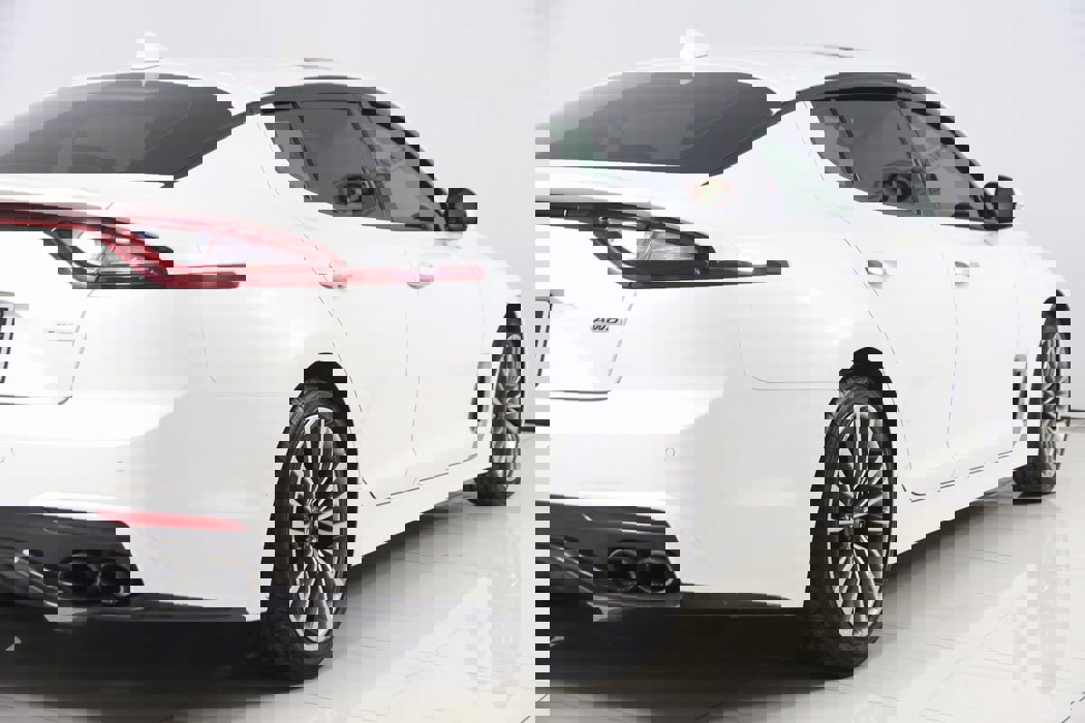 Used 2018 Kia Stinger Premium image 48