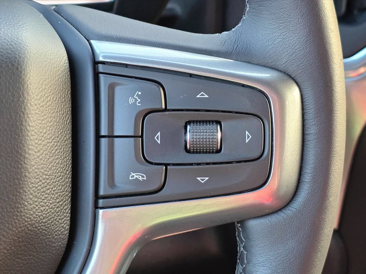 Used 2022 Chevrolet Silverado 1500 LTZ w/ LTZ Premium Package AWD/4WD image 30