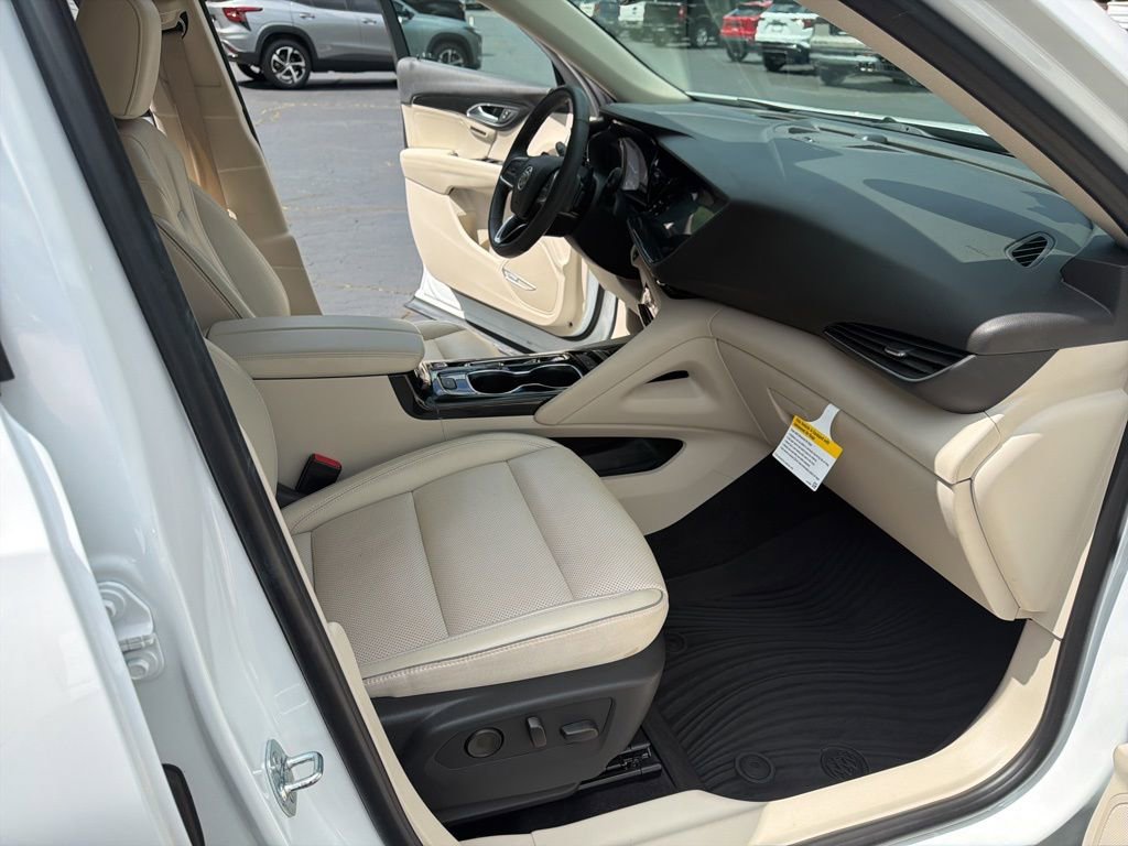 Certified 2021 Buick Envision Essence w/ Technology Package I FWD image 18