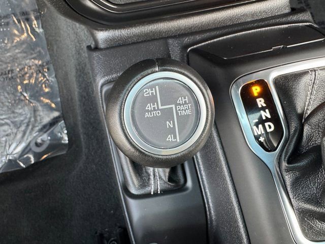 Used 2023 Jeep Wrangler Unlimited Sahara w/ Cold Weather Group image 28