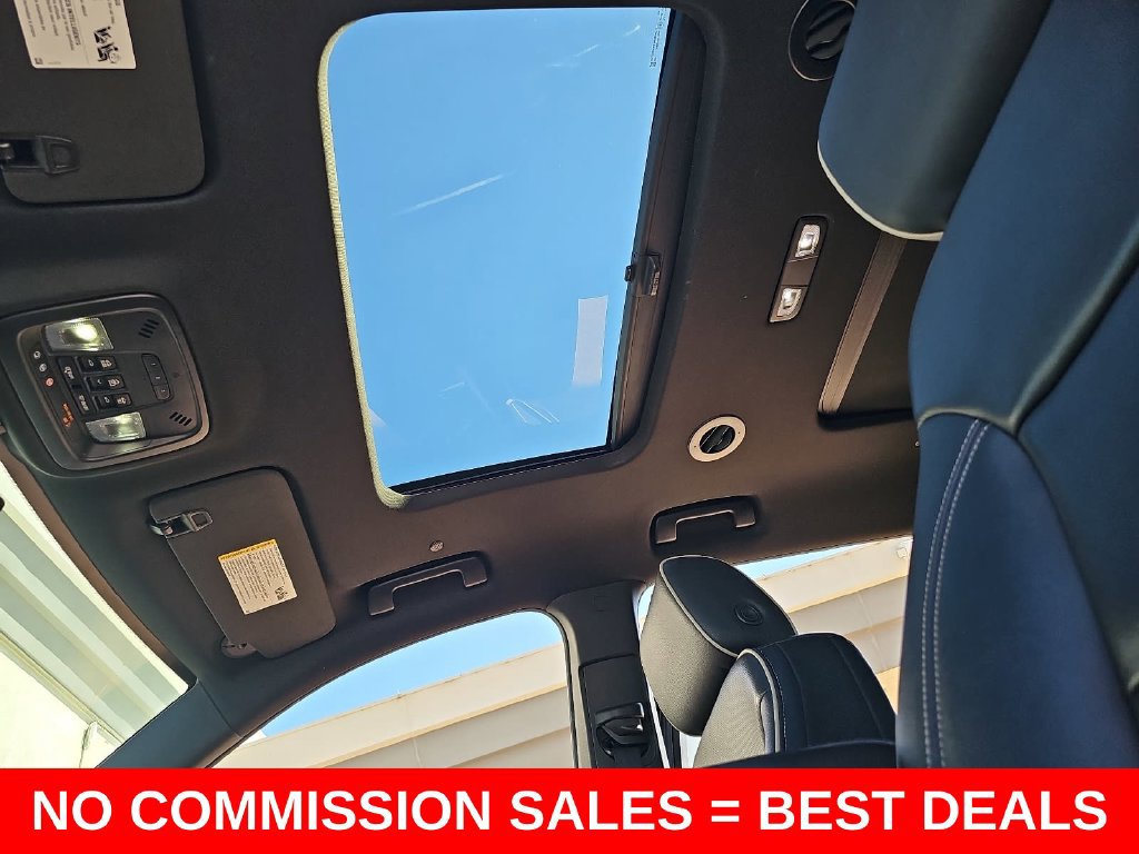Used 2023 Chevrolet Traverse Premier w/ Redline Edition AWD/4WD image 32