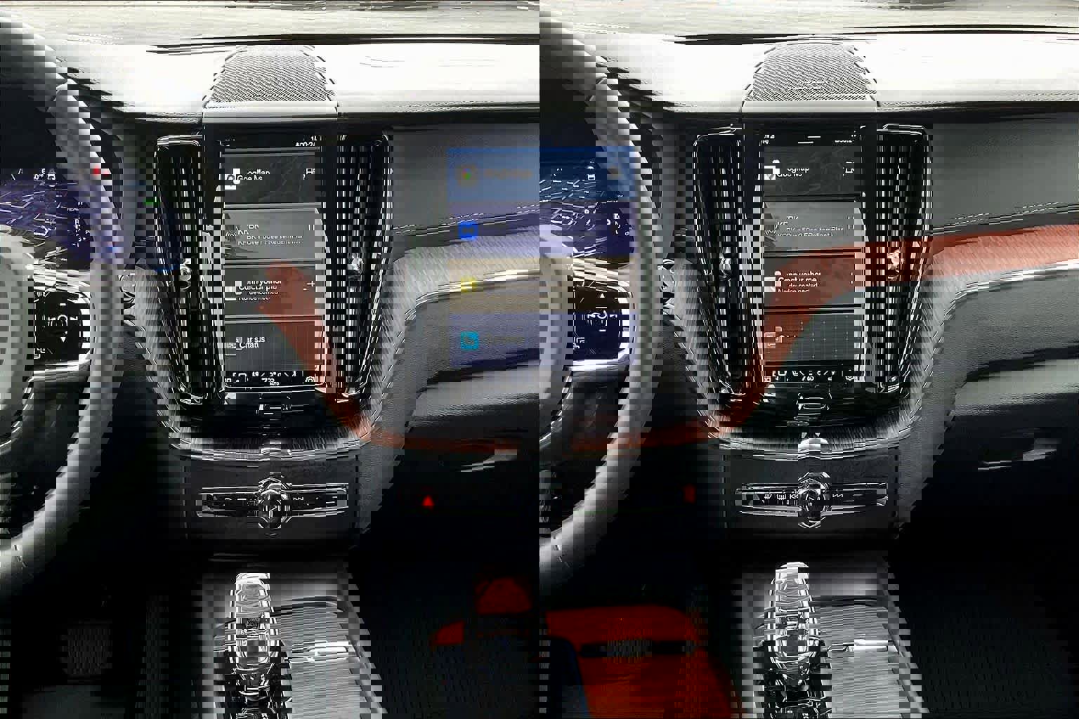 Used 2023 Volvo XC60 T8 Ultimate image 9