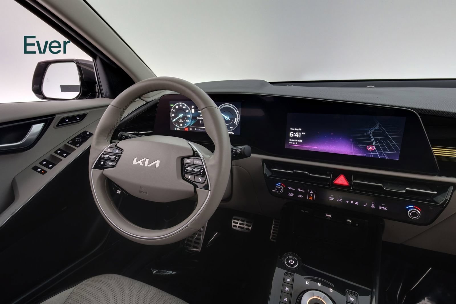 Used 2023 Kia Niro Wave FWD image 25