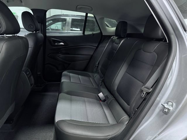 Used 2025 Chevrolet Trax LT w/ LT Convenience Package FWD image 18