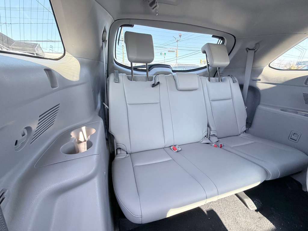 Used 2019 Toyota Highlander XLE AWD/4WD image 29