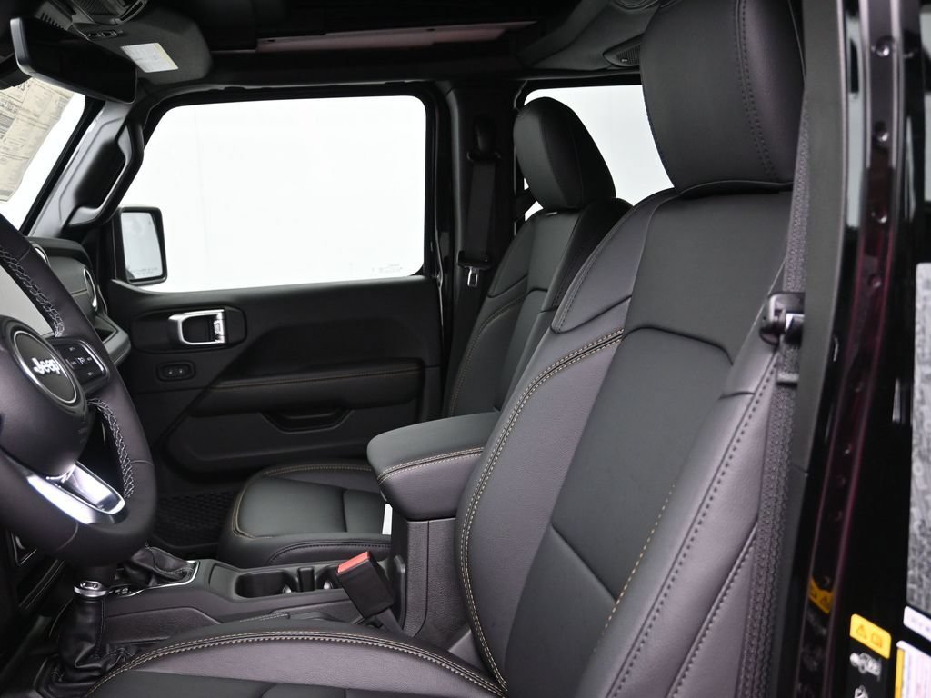 New 2026 Jeep Wrangler Unlimited Sahara AWD/4WD image 15