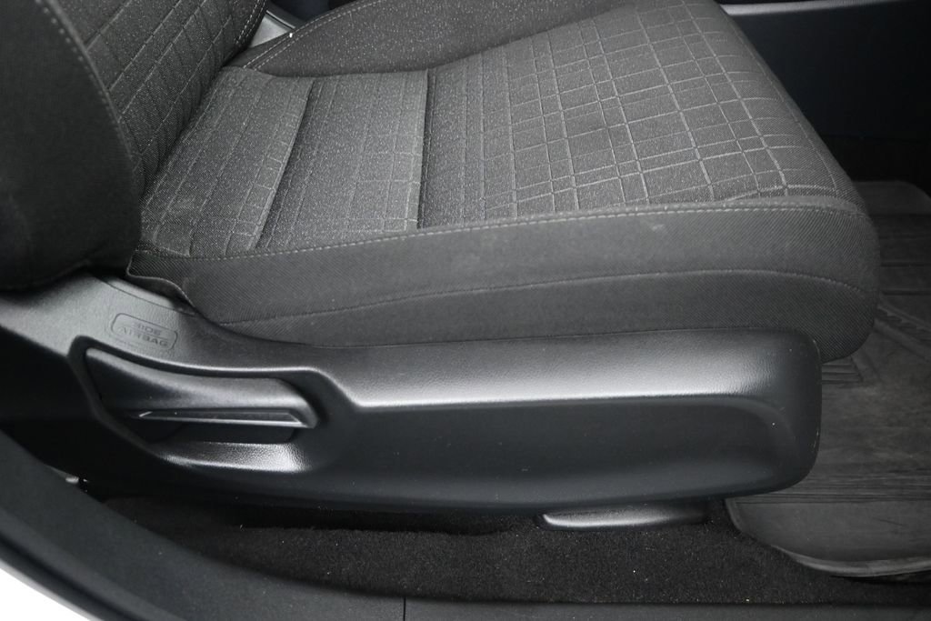 Used 2025 Honda HR-V LX image 10