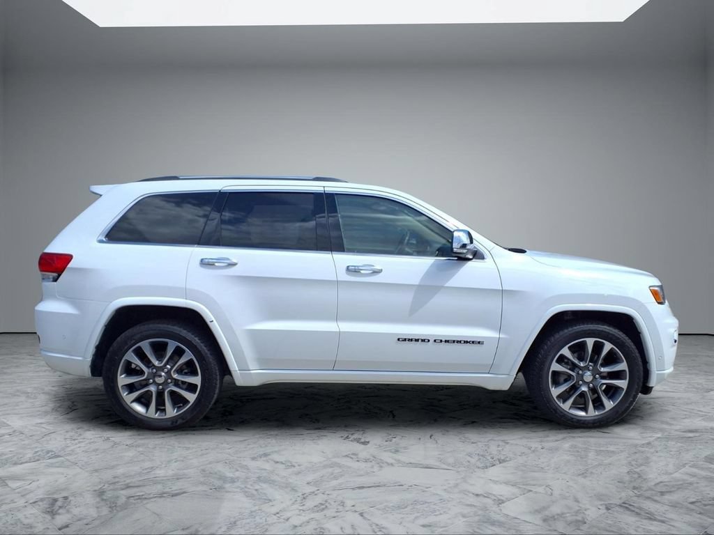 Used 2017 Jeep Grand Cherokee Overland w/ Jeep Active Safety Group RWD image 8
