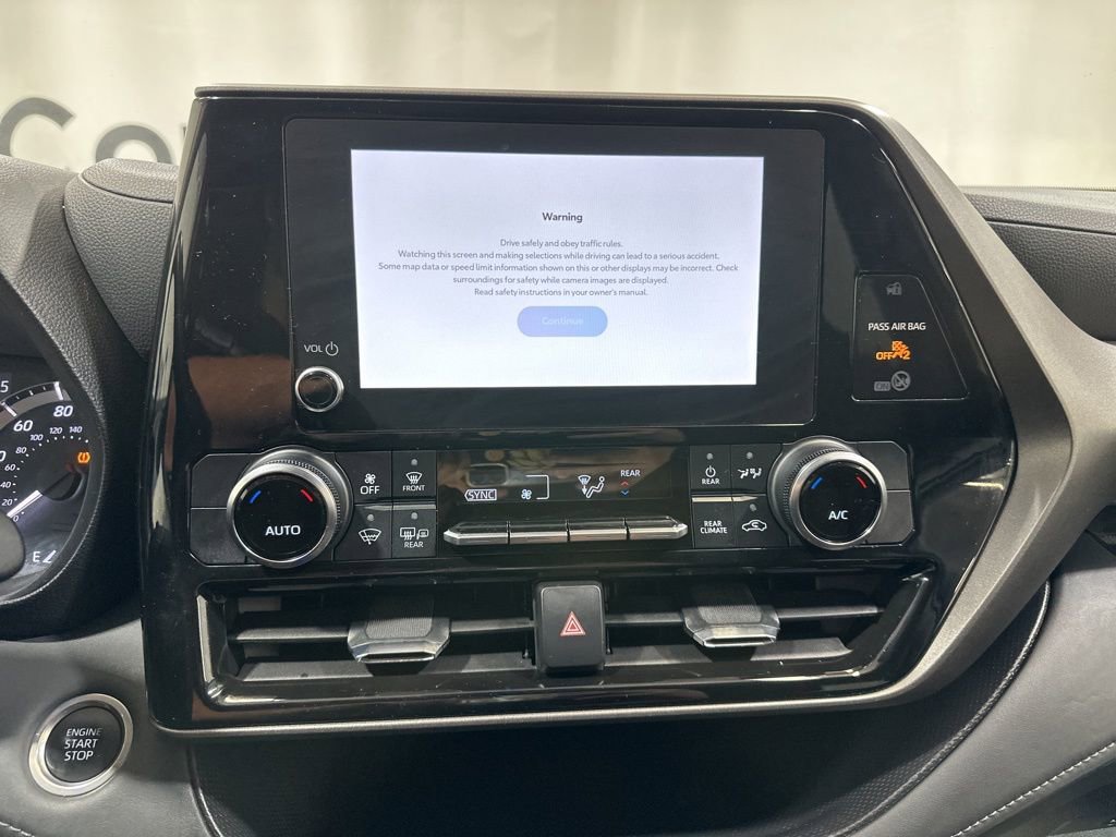 Used 2024 Toyota Highlander LE image 27