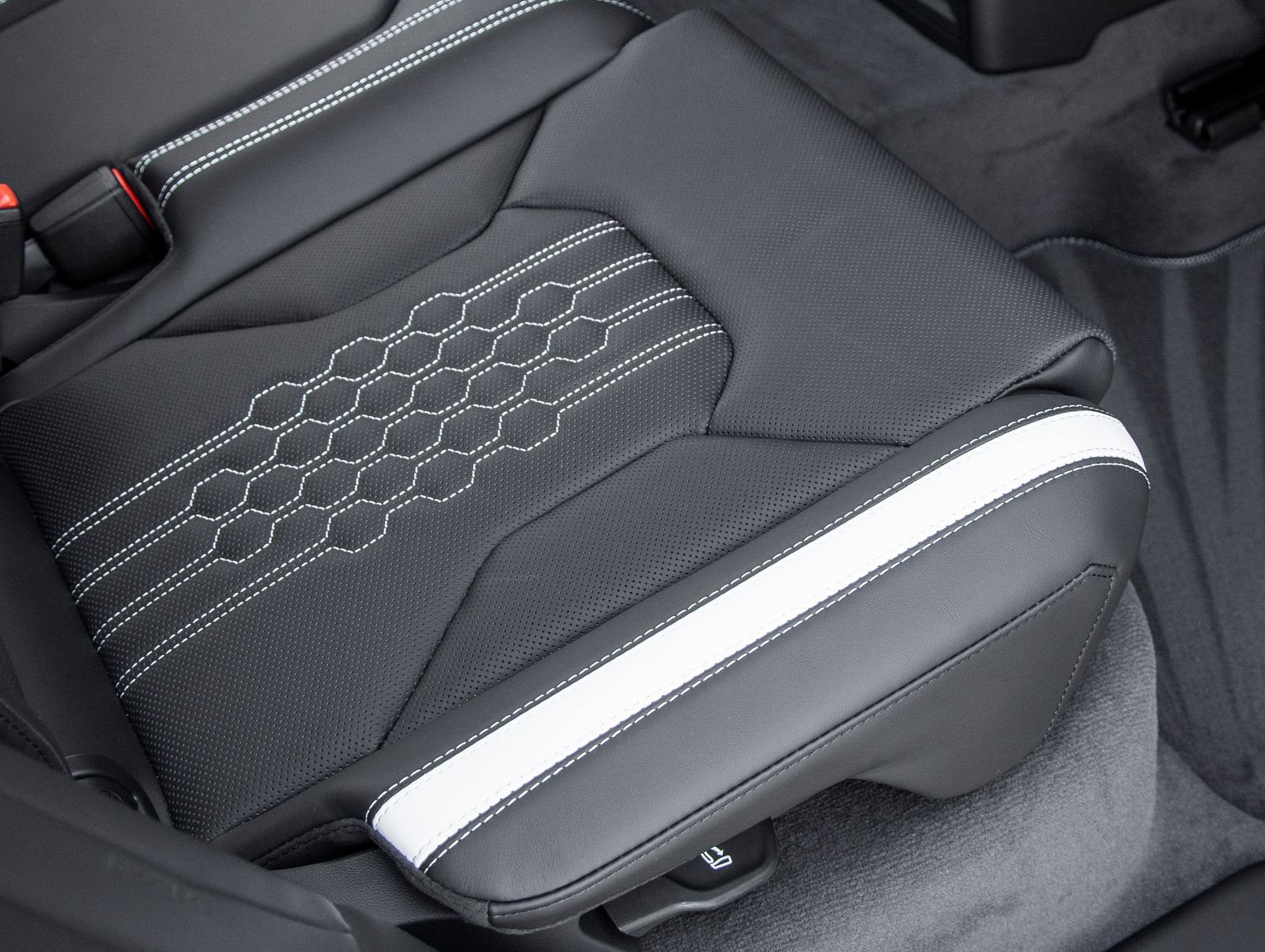 Used 2024 Lamborghini Urus S AWD/4WD image 47