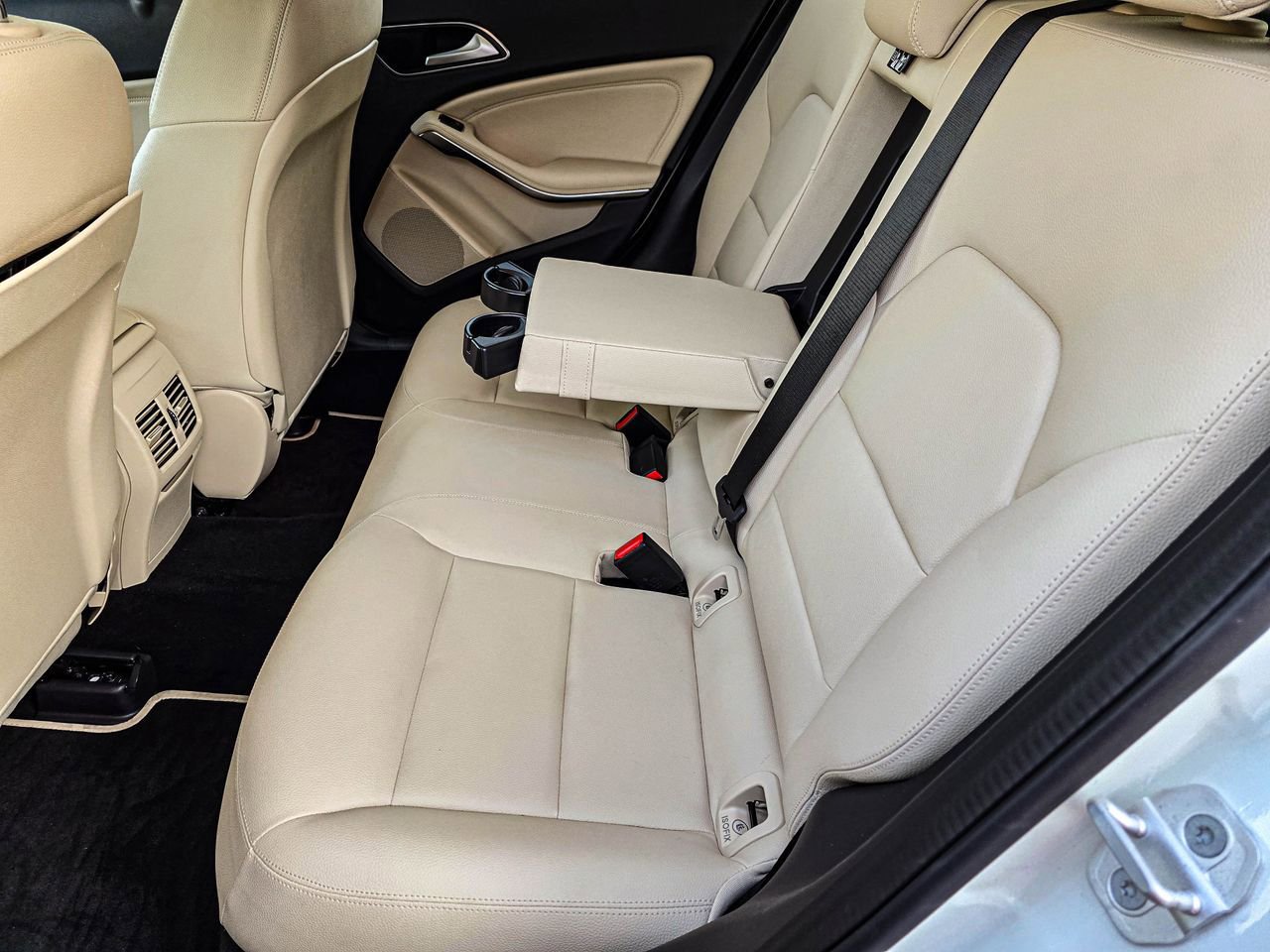 Used 2018 Mercedes-Benz GLA 250 image 32