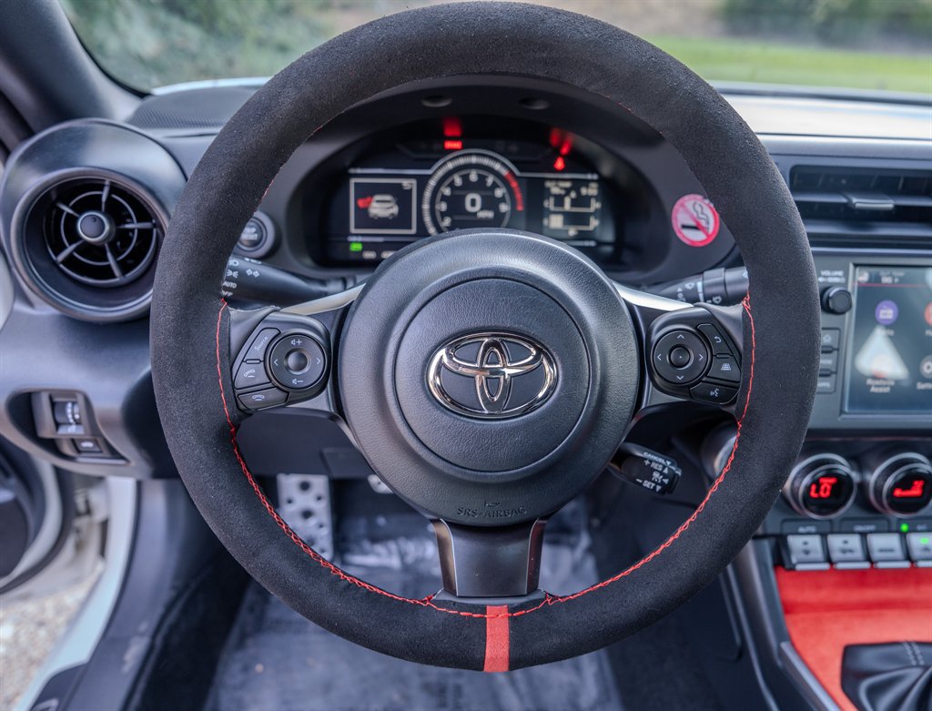 Used 2024 Toyota GR86 Premium RWD image 15