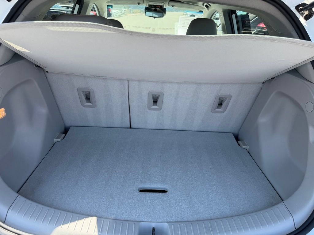 Used 2019 Chevrolet Bolt Premier w/ Infotainment Package FWD image 17