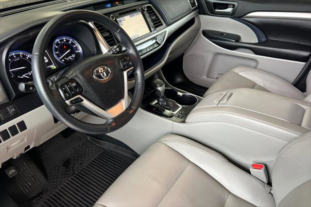Certified 2018 Toyota Highlander XLE image 11