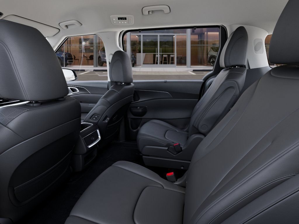 New 2027 Kia Carnival EX FWD image 18