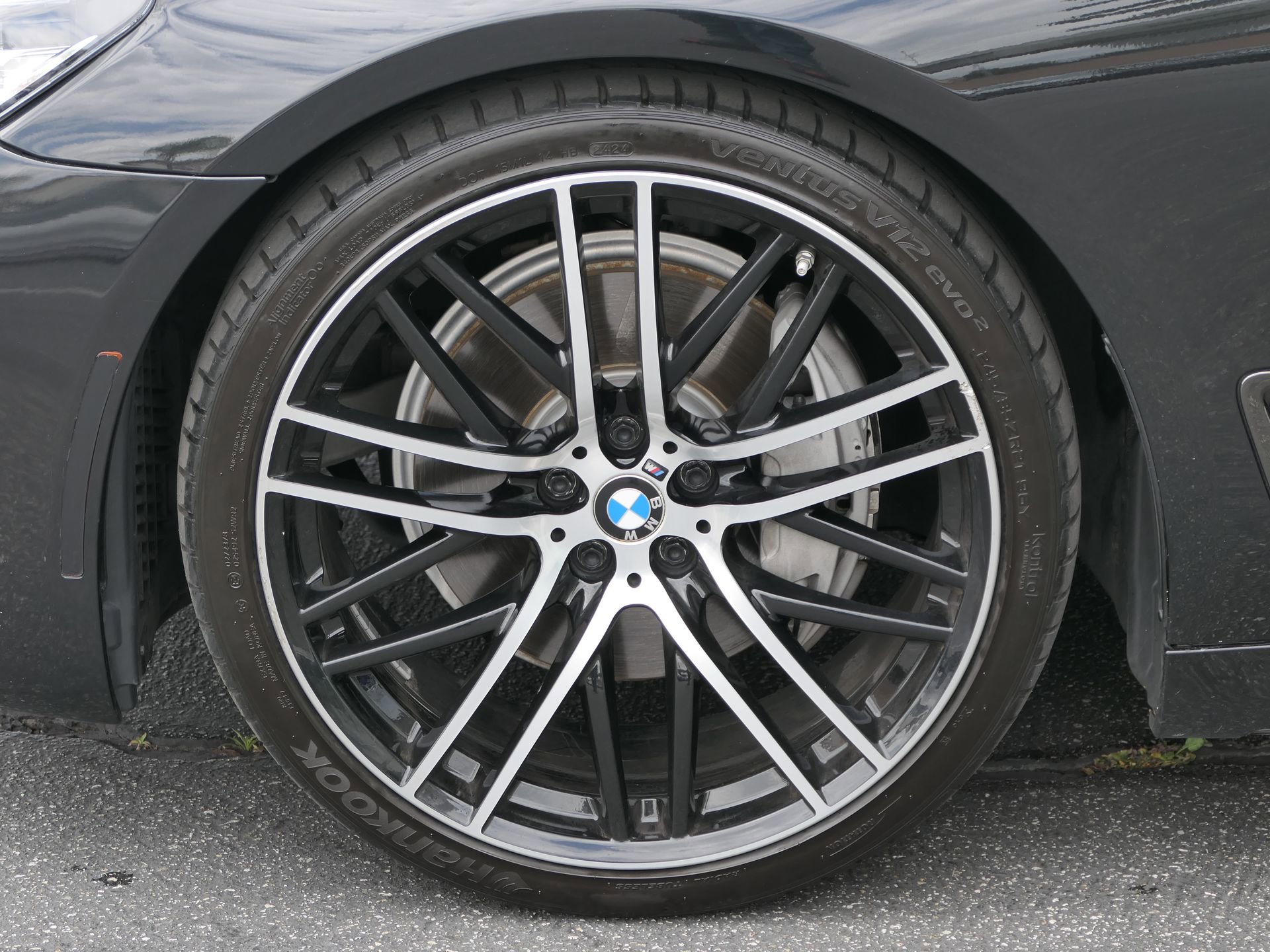 Used 2019 BMW 740i w/ M Sport Package RWD image 10