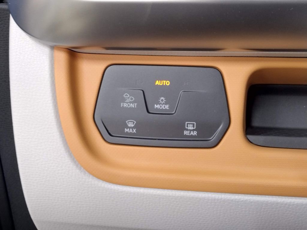 New 2025 Volkswagen ID. Buzz 1st Edition image 32
