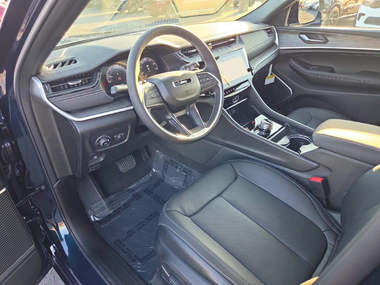 New 2027 Jeep Grand Cherokee Limited AWD/4WD image 2