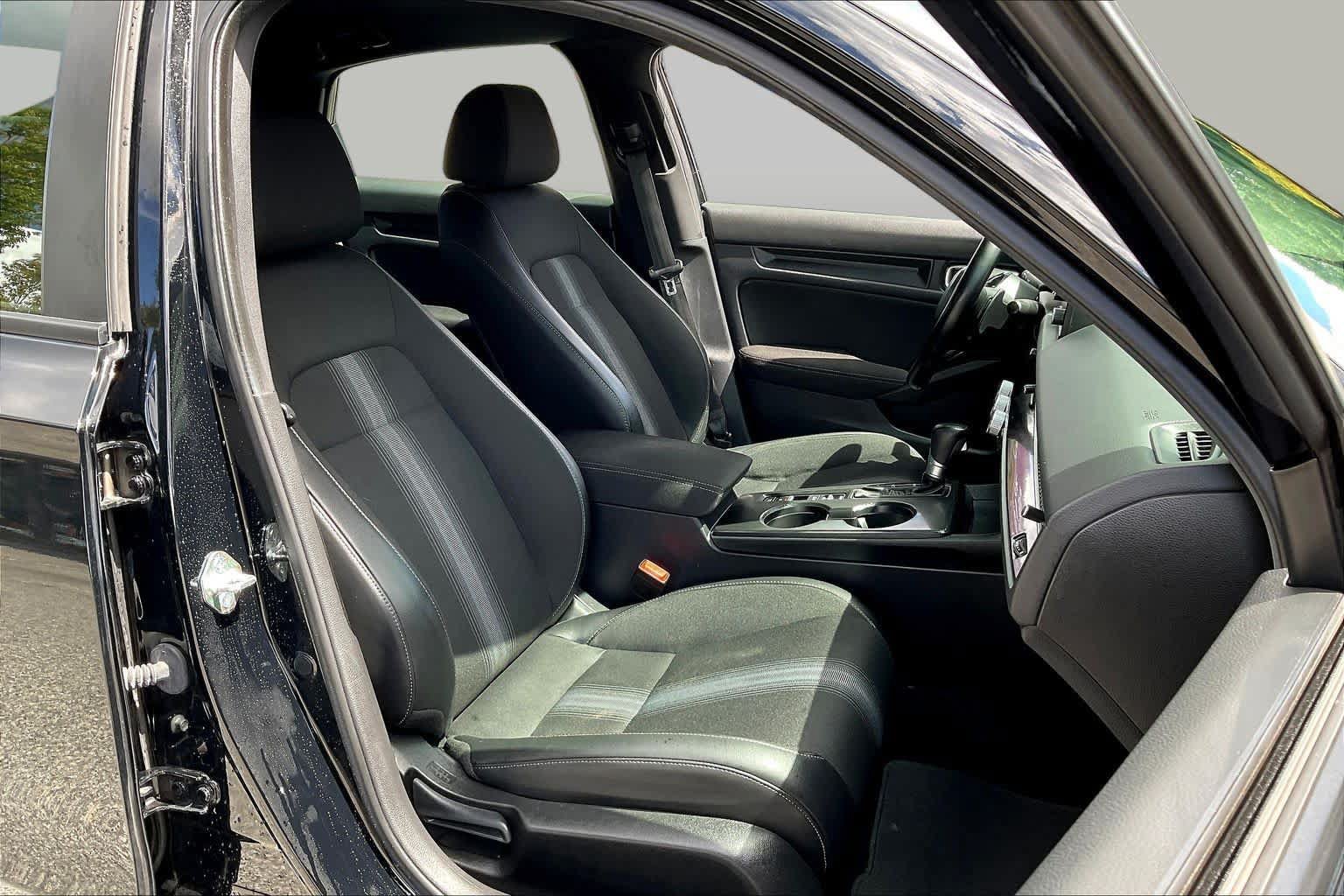 Used 2025 Honda Civic Sport image 9