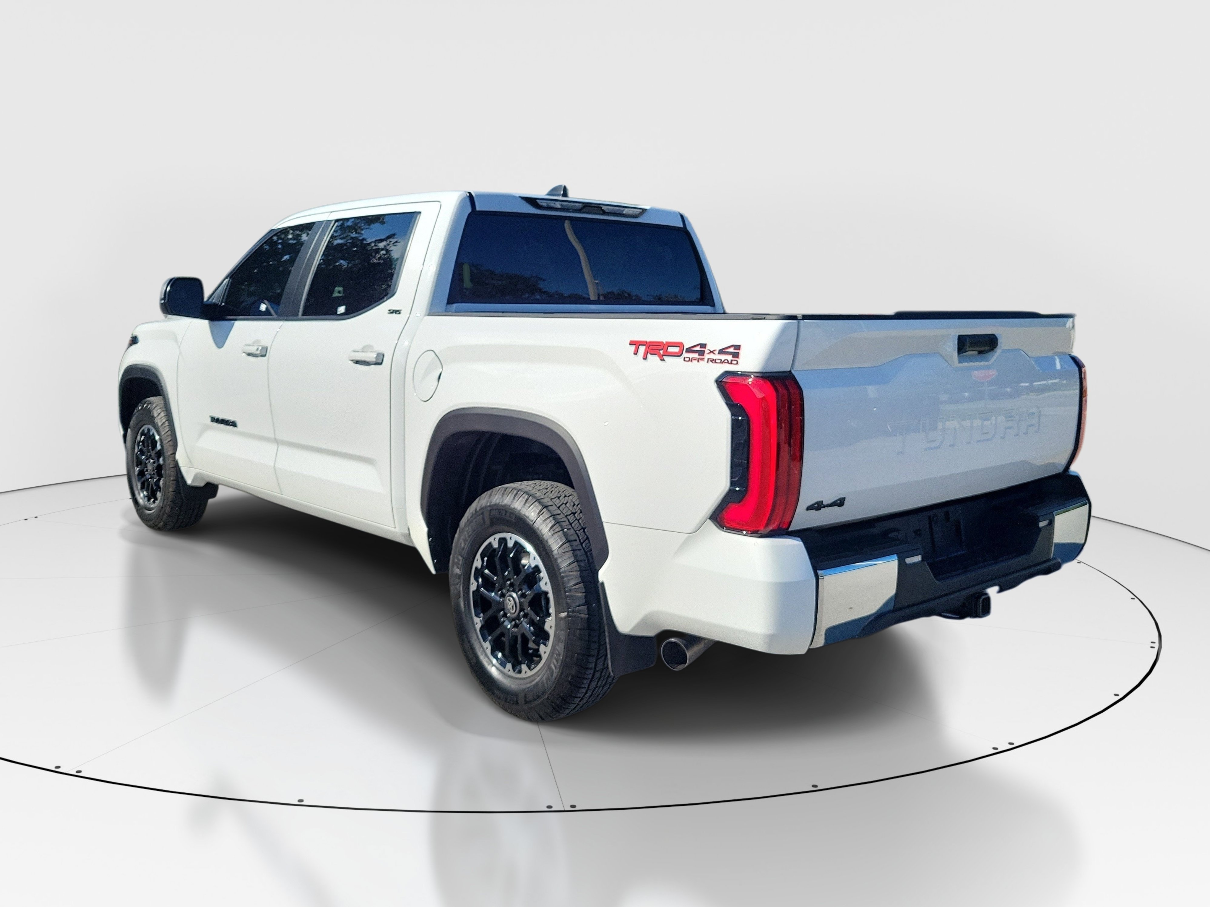 Used 2026 Toyota Tundra SR5 w/ TRD Off-Road Package AWD/4WD image 5