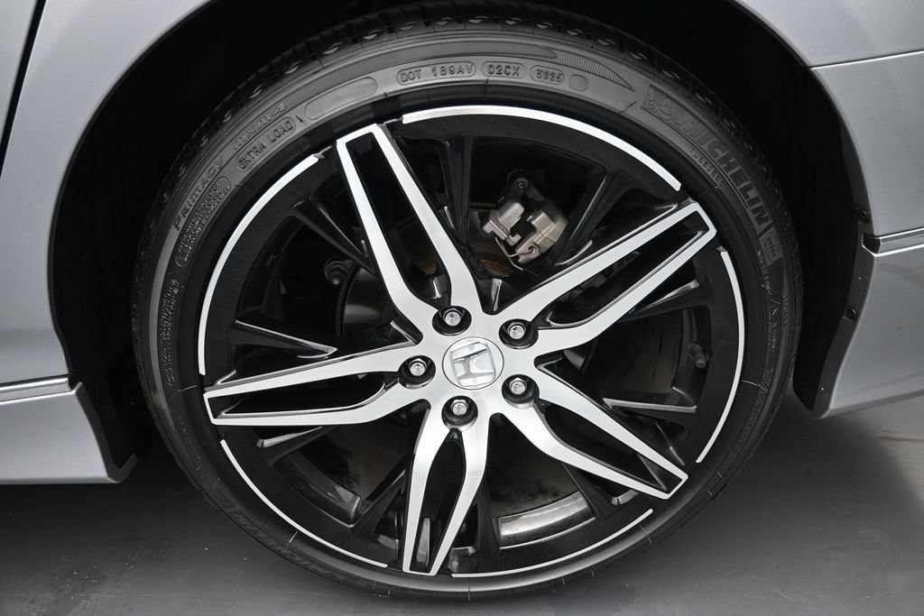 Used 2021 Honda Accord Touring image 29