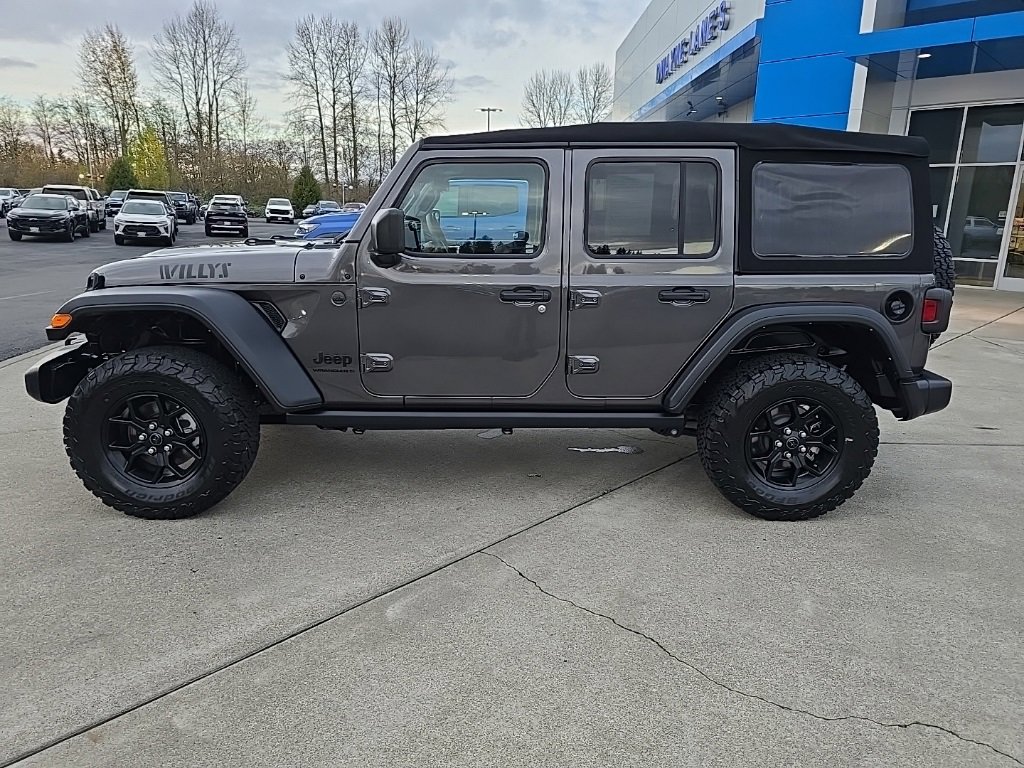 Used 2024 Jeep Wrangler Willys image 2