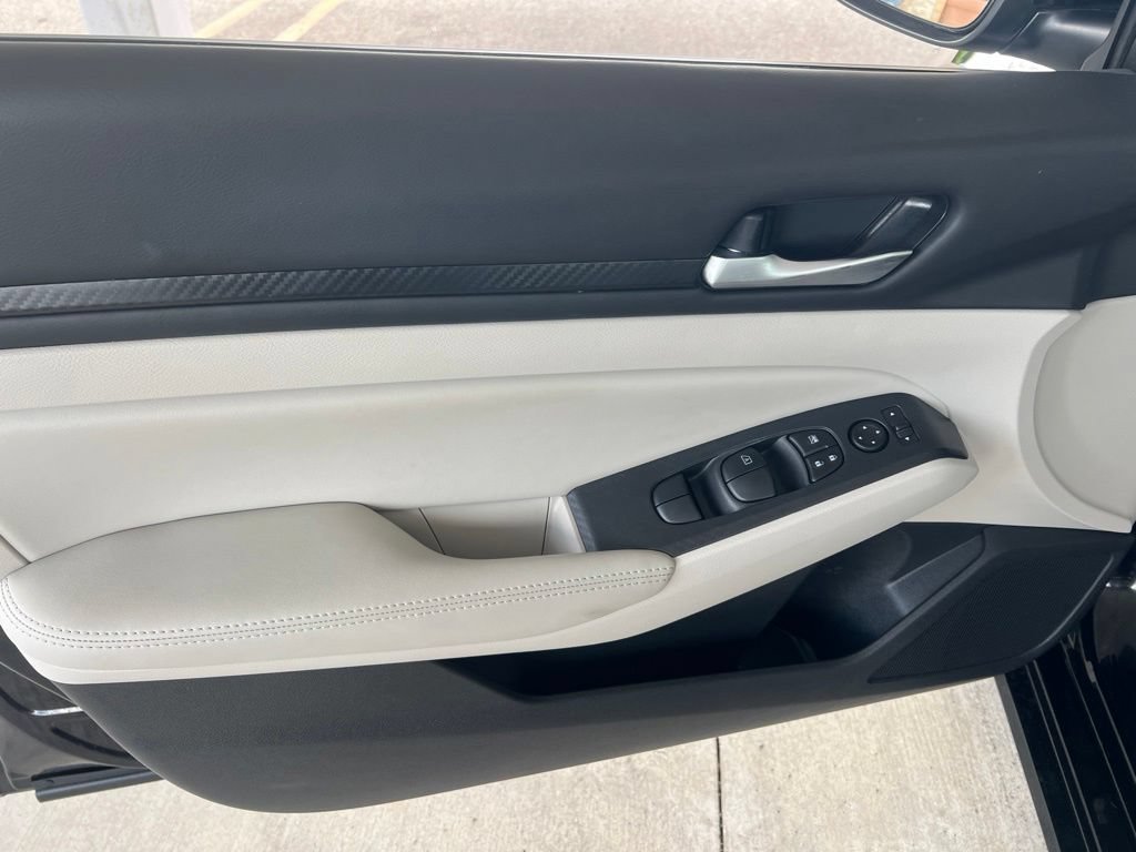 Certified 2024 Nissan Altima 2.5 SV w/ SV Premium Package FWD image 7