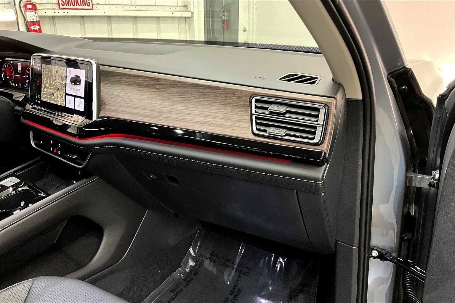 New 2026 Volkswagen Atlas SEL image 28