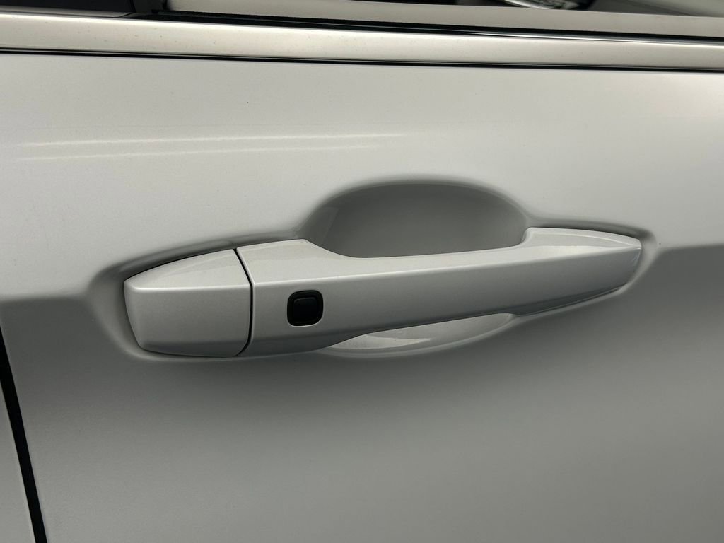 Used 2022 Mitsubishi Outlander SEL image 40