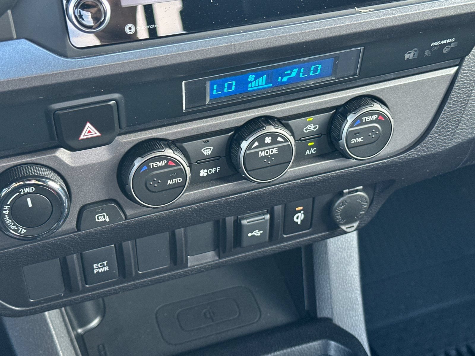 Used 2021 Toyota Tacoma TRD Sport AWD/4WD image 18