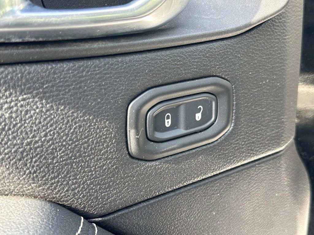 Used 2021 Jeep Wrangler Unlimited Sahara w/ Uconnect 4C Nav & Sound Group image 19