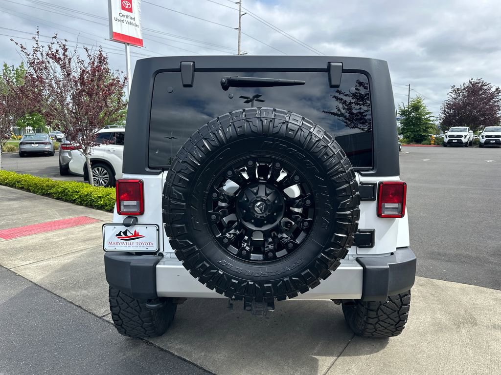 Used 2018 Jeep Wrangler Unlimited Sahara w/ Connectivity Group AWD/4WD image 4