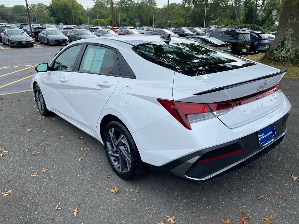 Certified 2025 Hyundai Elantra Sport image 8