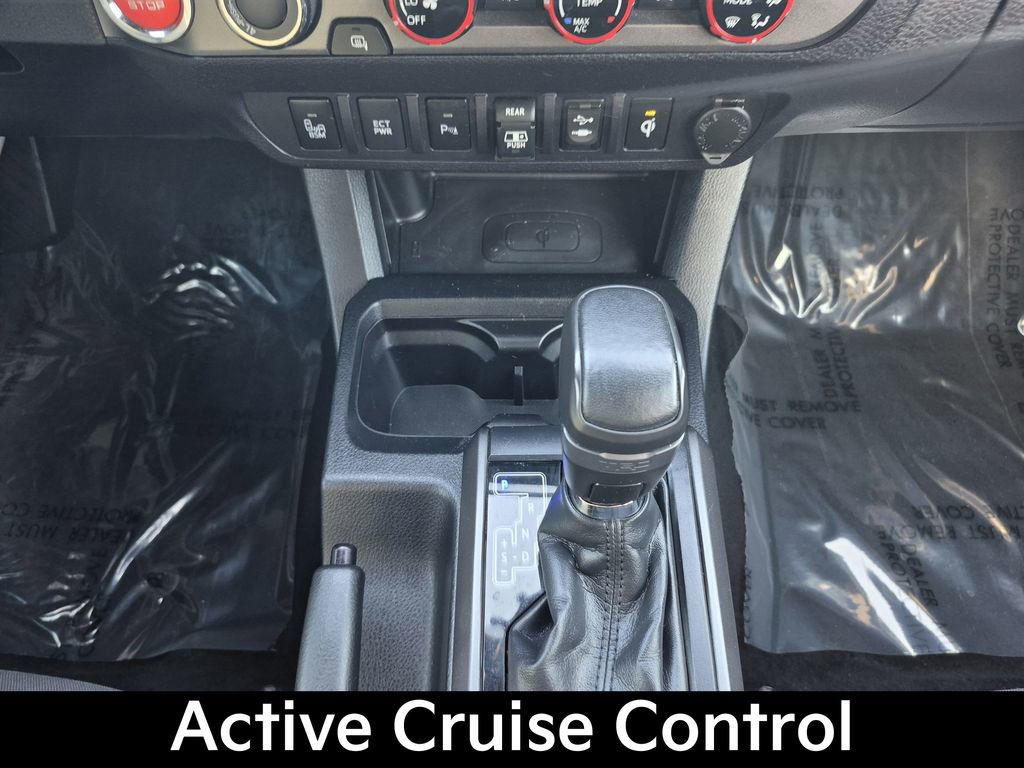 Used 2018 Toyota Tacoma TRD Sport w/ Technology Package image 10