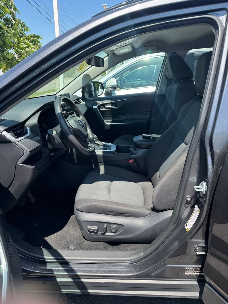 Used 2025 Toyota RAV4 XLE w/ Weather Package AWD/4WD image 8