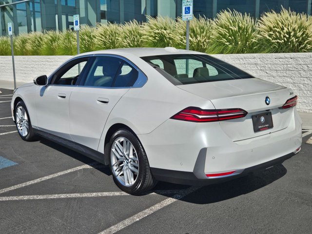 Used 2024 BMW 530i w/ Convenience Package RWD image 8