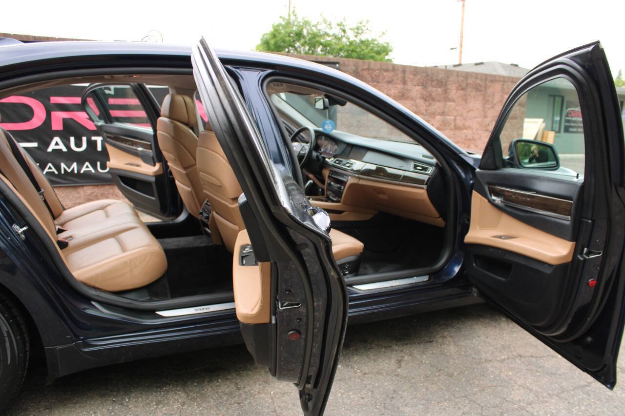 Used 2011 BMW 750Li xDrive AWD/4WD image 16