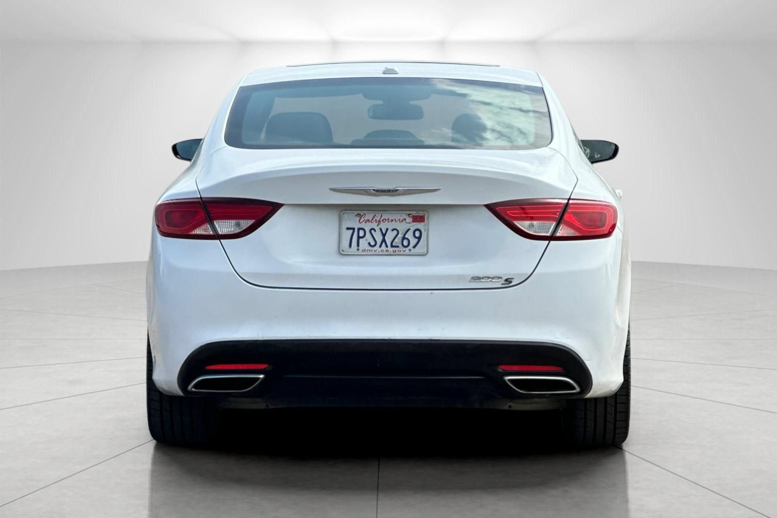 Used 2015 Chrysler 200 S FWD image 4