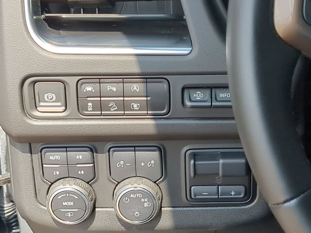 Used 2023 Chevrolet Tahoe High Country image 18