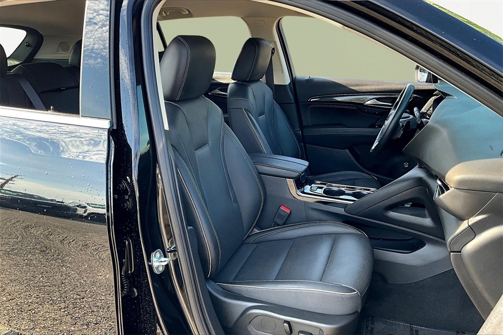 Used 2023 Buick Envision Essence image 7