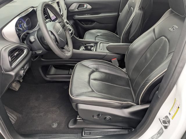 Used 2025 Chrysler Pacifica Limited FWD image 17